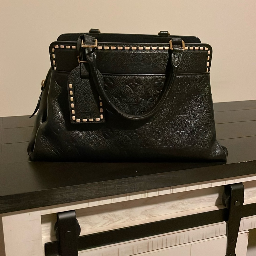 Beautiful Authentic  Louis Vuitton Empriente Vosges handbag!